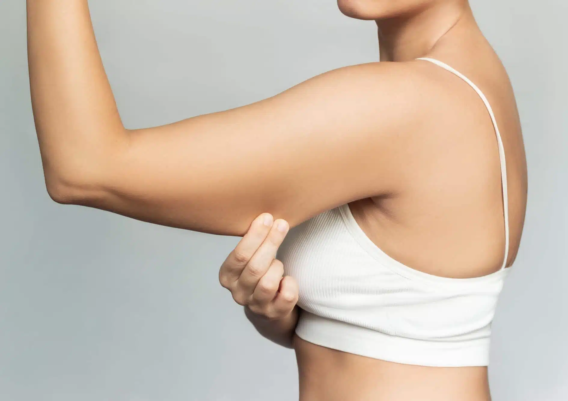 Cryolipolyse des bras à Paris | maigrir par le froid cryolipolyse | Médecine esthétique | Centre Skinessence